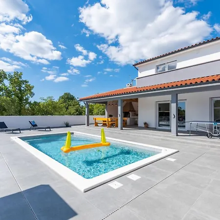 Casa Mara Mit Beheiztem Pool