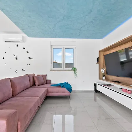 Casa Mara Mit Beheiztem Pool Holiday home