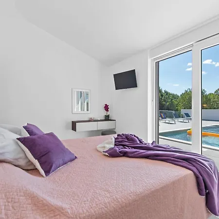 Holiday home Casa Mara Mit Beheiztem Pool
